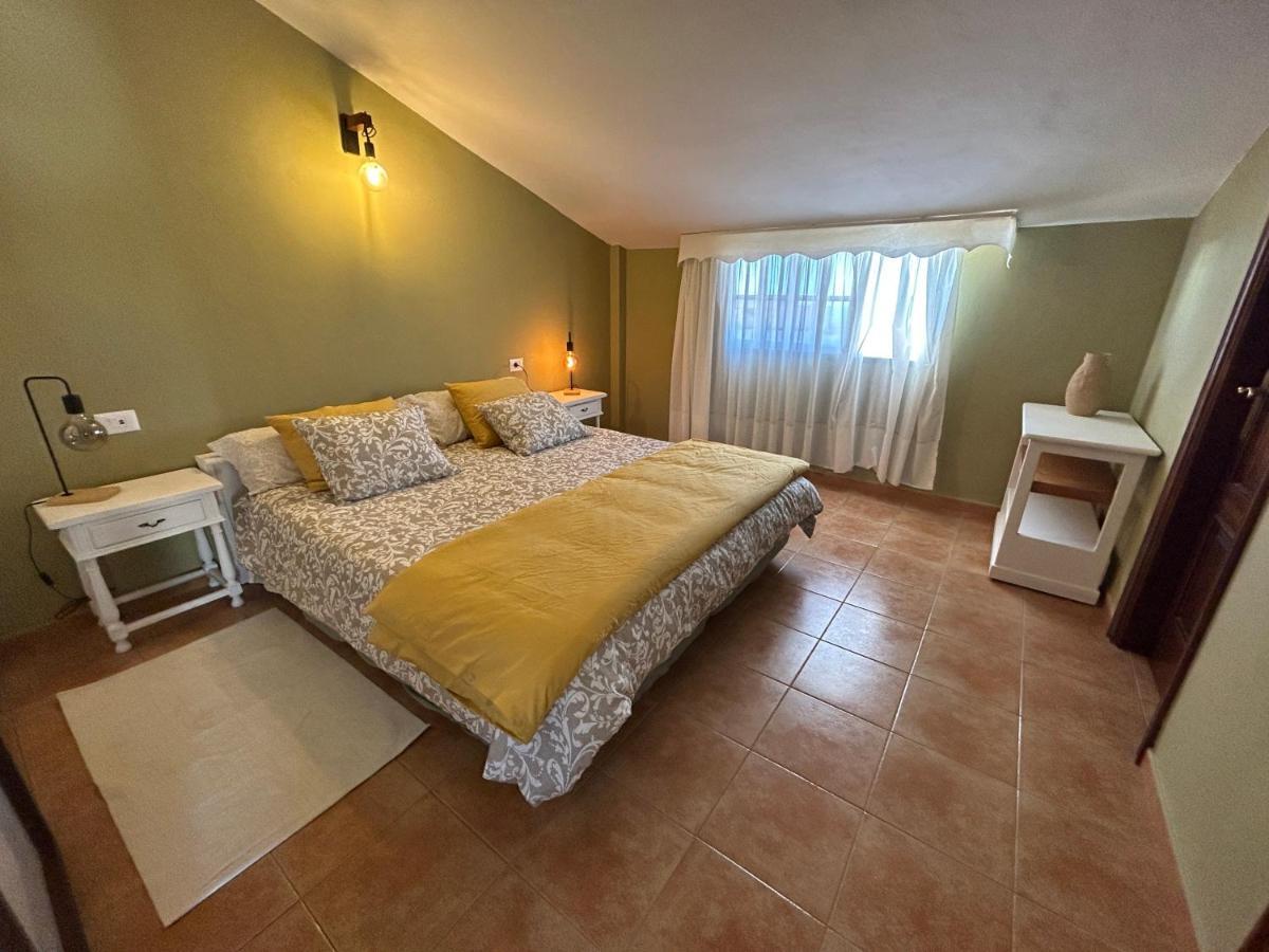 Casa Abona, Precioso Atico Con Wifi Gratis Y Vistas Increibles Al Mar Y La Montana Apartment