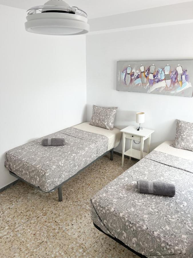 Cozy 2bedroom In Cristianos Apartment *