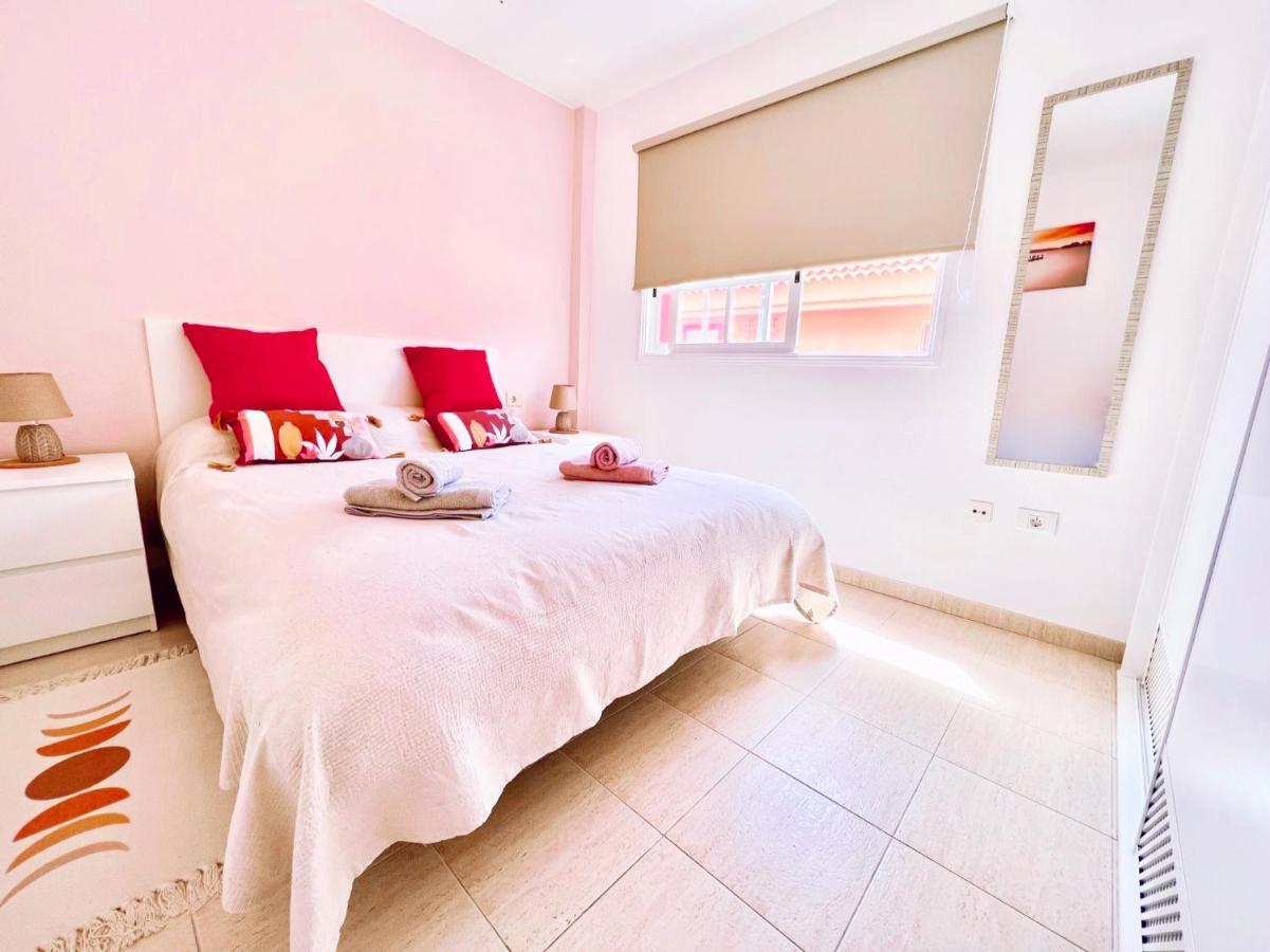 Apartment !!! Relaxing View, The Heights With Terrace And Heated Pools, Cristianos