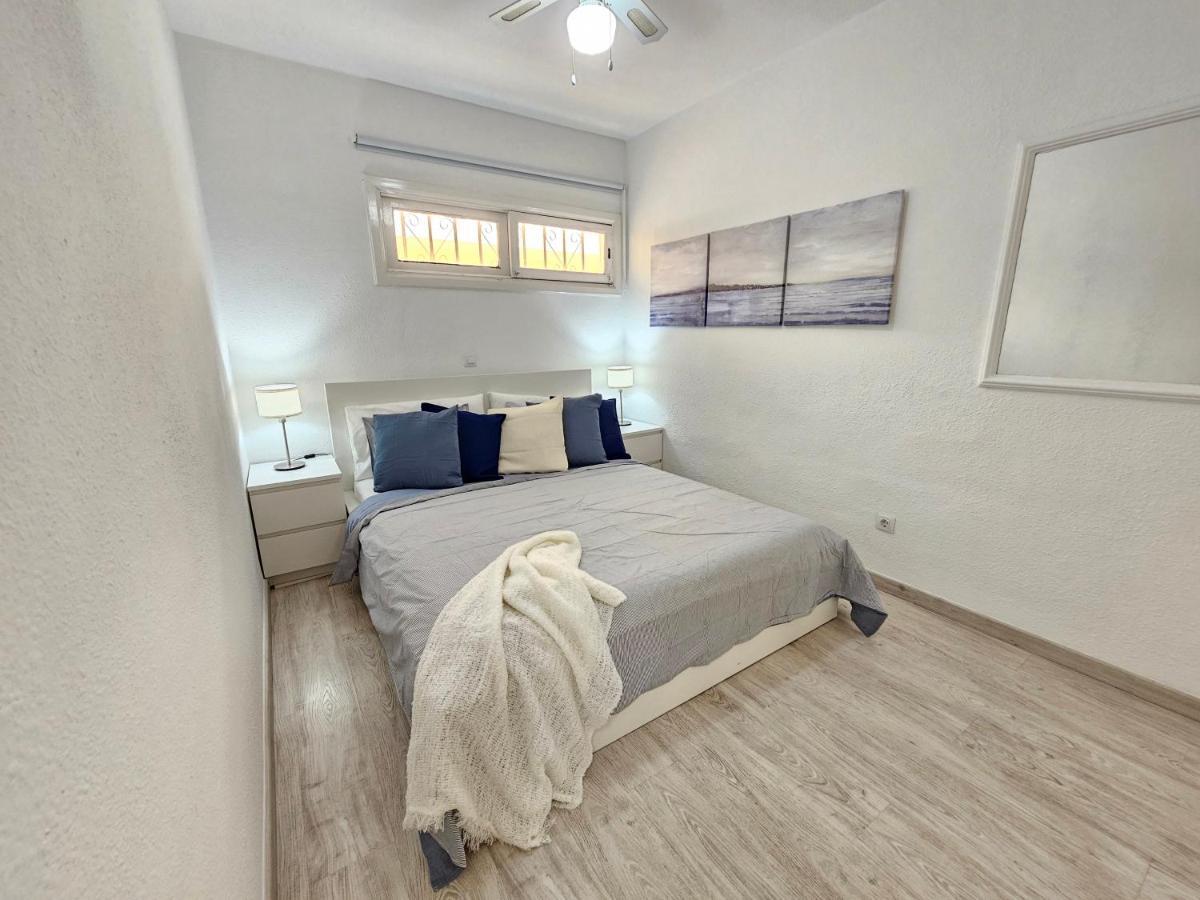 & Refreshing Pool Holidays Air-conditioning , Apartment Costa Adeje (Tenerife)