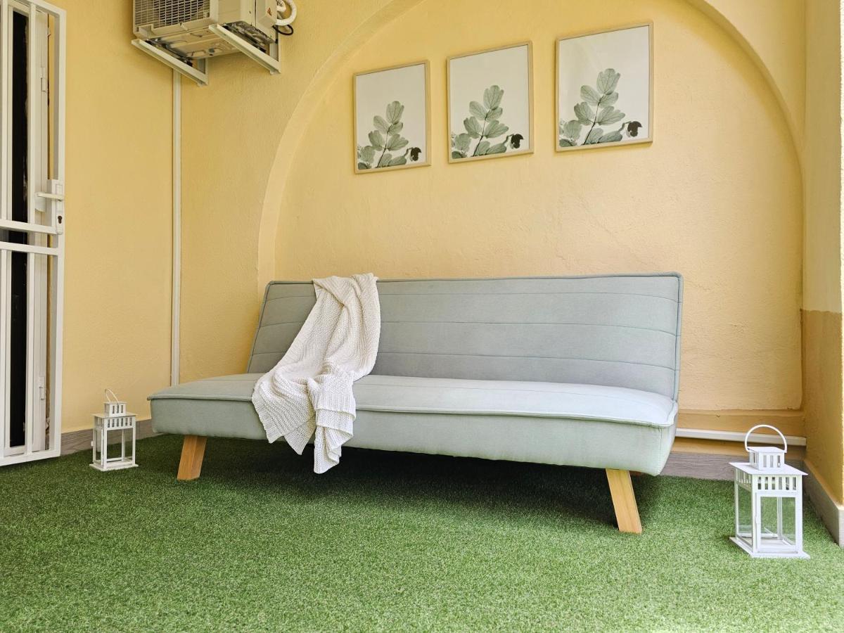 Apartment & Refreshing Pool Holidays Air-conditioning , *
