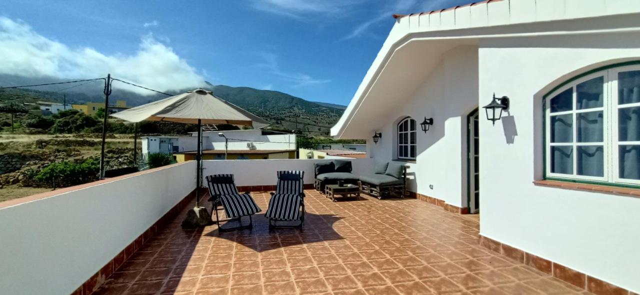 Casa Abona, Precioso Atico Con Wifi Gratis Y Vistas Increibles Al Mar Y La Montana Apartment