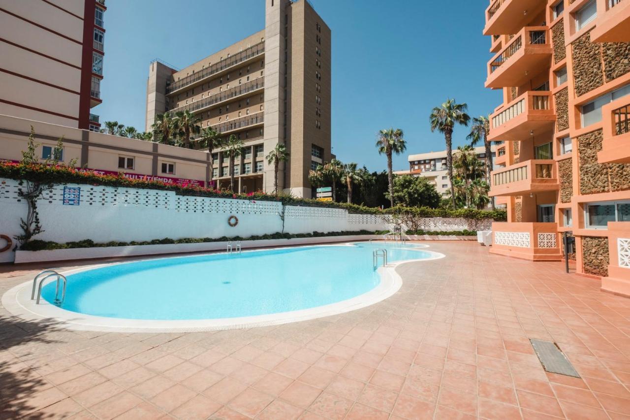 With Balcony And Swimming Pool Apartamento