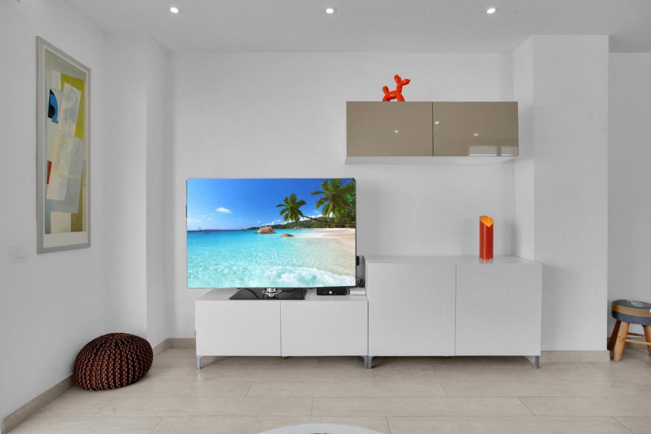 Appartement Stunning Holidays, Large Terrace On The Sea
