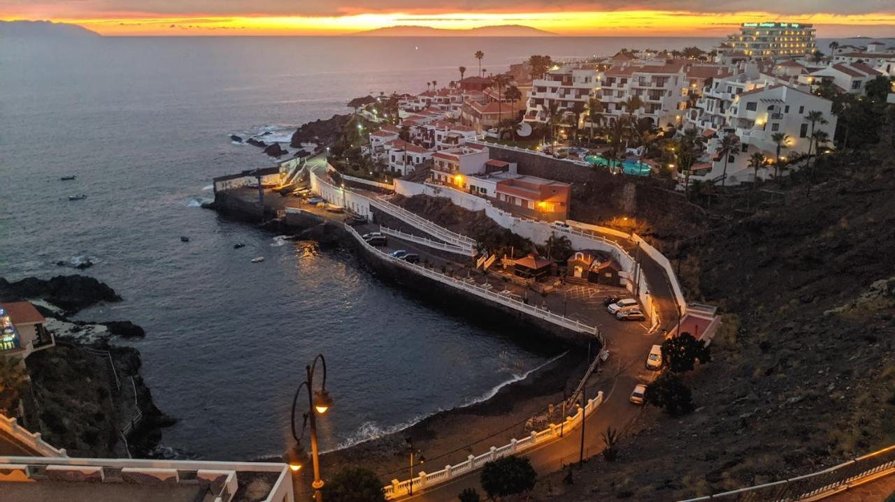 Luna De Opalo * Puerto de Santiago (Tenerife)