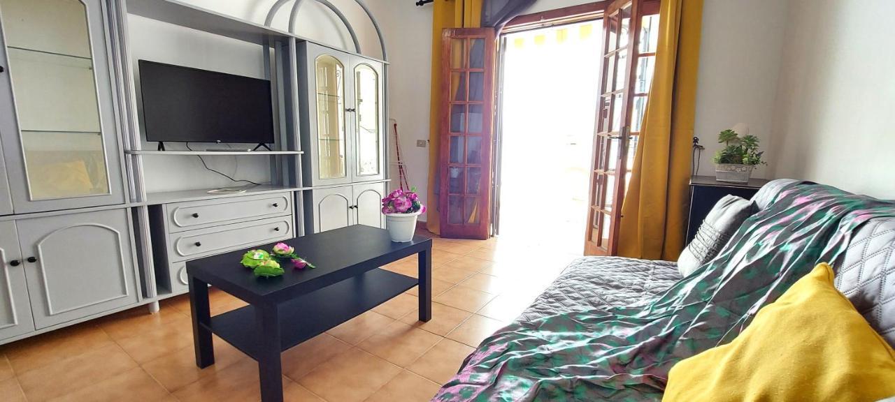 Cristianos Apartment, 1 Bedroom Wifi Free & Big Terrace