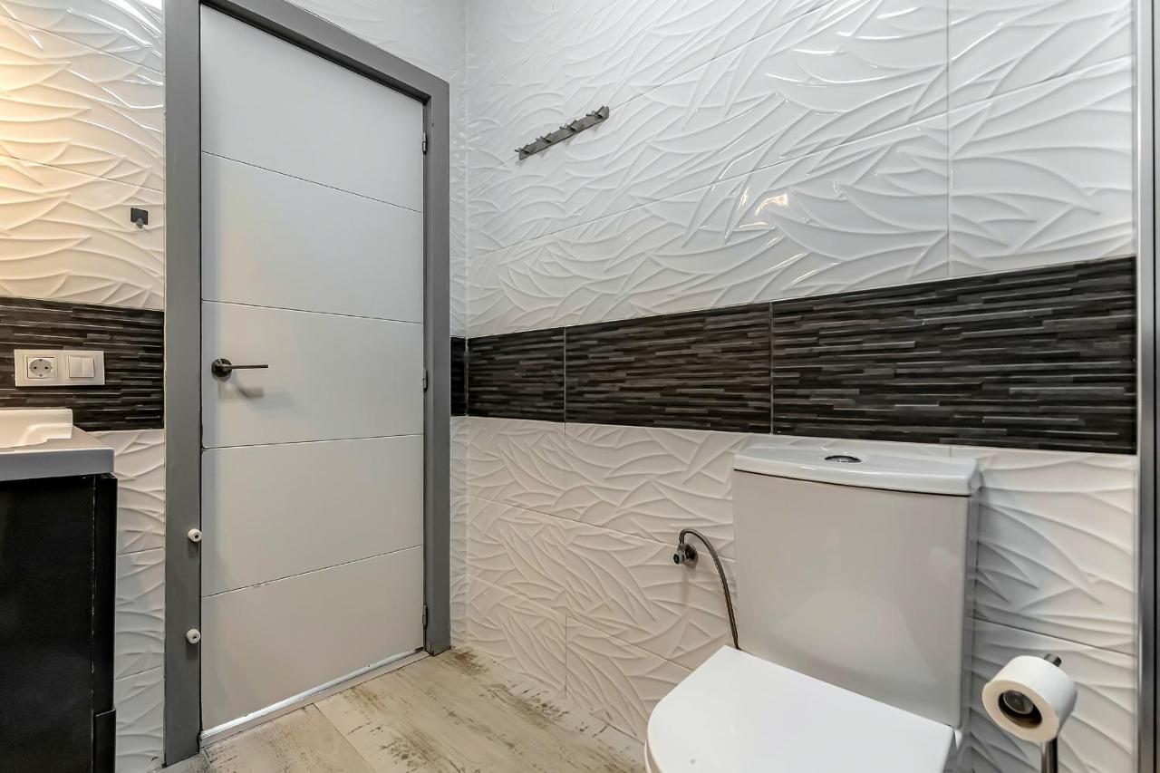 Beautiful 2 Bedroom Vista Del Mar *