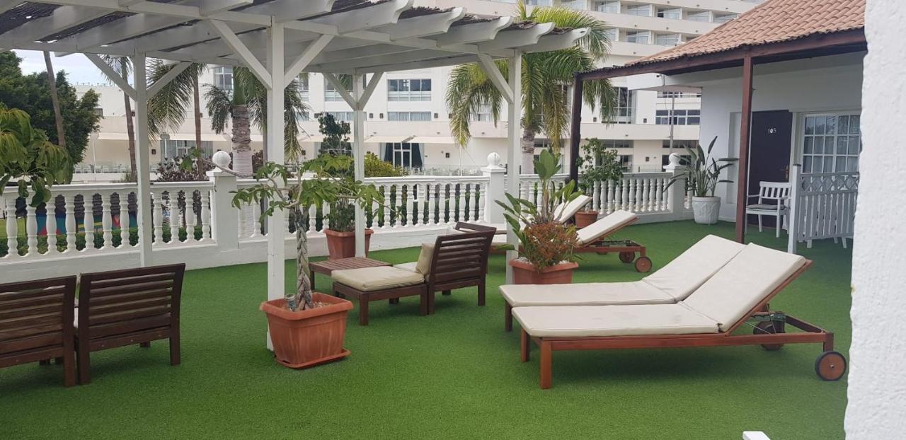 Flores Hotel