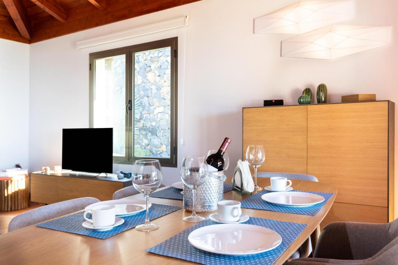 Prime Sea And Mountain Views With Pool Сasa de vacaciones *
