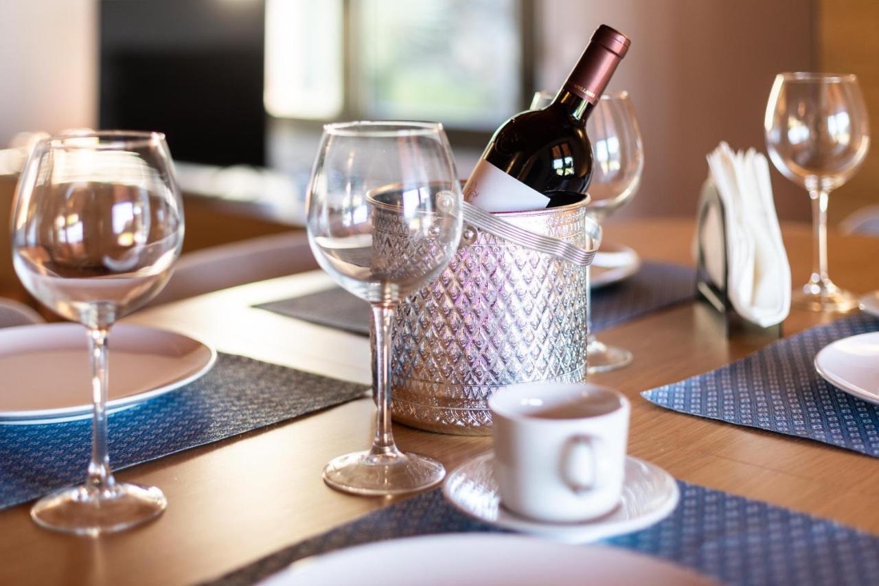 Prime Sea And Mountain Views With Pool Сasa de vacaciones