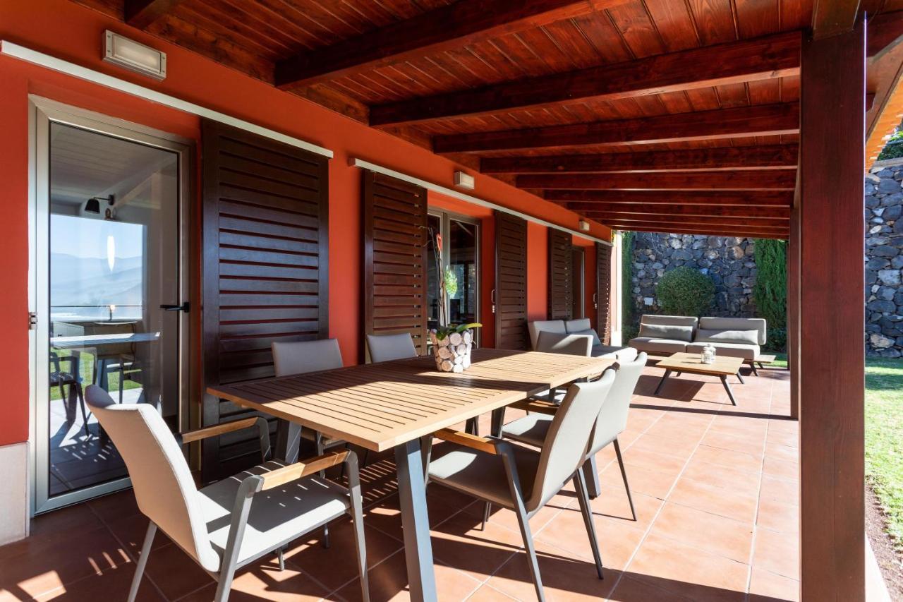 Prime Sea And Mountain Views With Pool Сasa de vacaciones