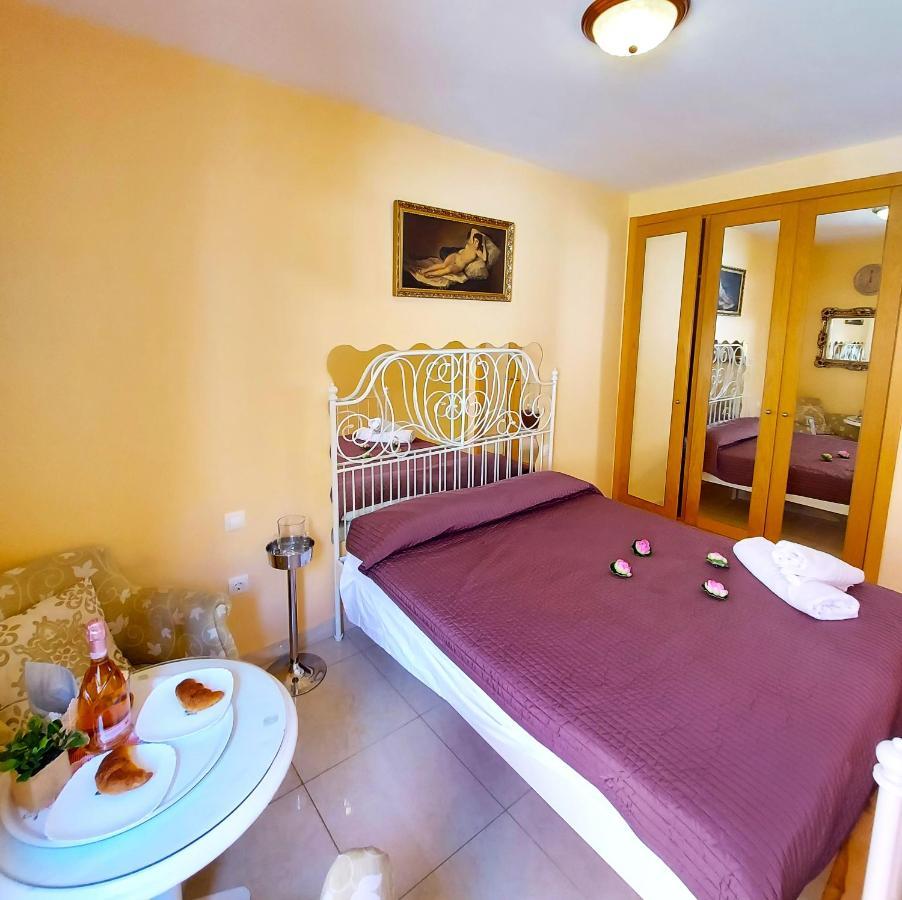 Hébergement de vacances Small Apartment, Adeje House Wifi Free Costa Adeje (Tenerife)
