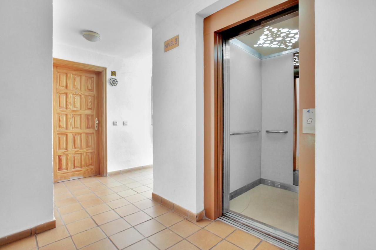 Apartment The Cliffs Penthouse, Huge Terrace, Bbq, Air Con Puerto de Santiago (Tenerife)