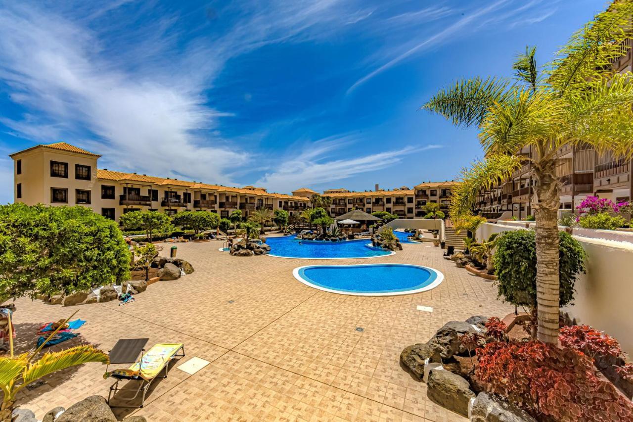 In Front Of The Ocean, Espectacular View, Pool And Wifi Apartment