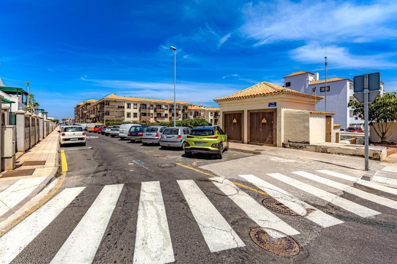 Apartment In Front Of The Ocean, Espectacular View, Pool And Wifi