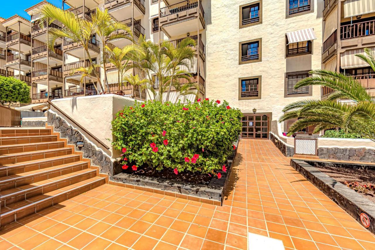 In Front Of The Ocean, Espectacular View, Pool And Wifi Apartment