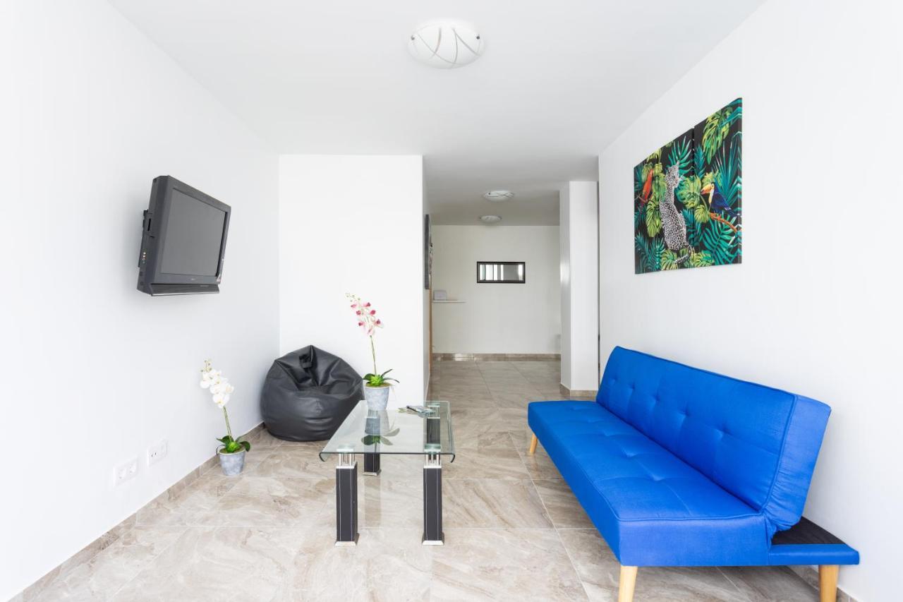 Classbnb - Three Spacious 150m From The Americas Promenade