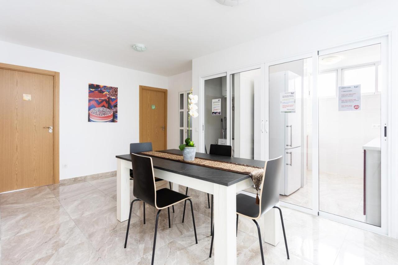 Classbnb - Three Spacious 150m From The Americas Promenade Arona (Tenerife)