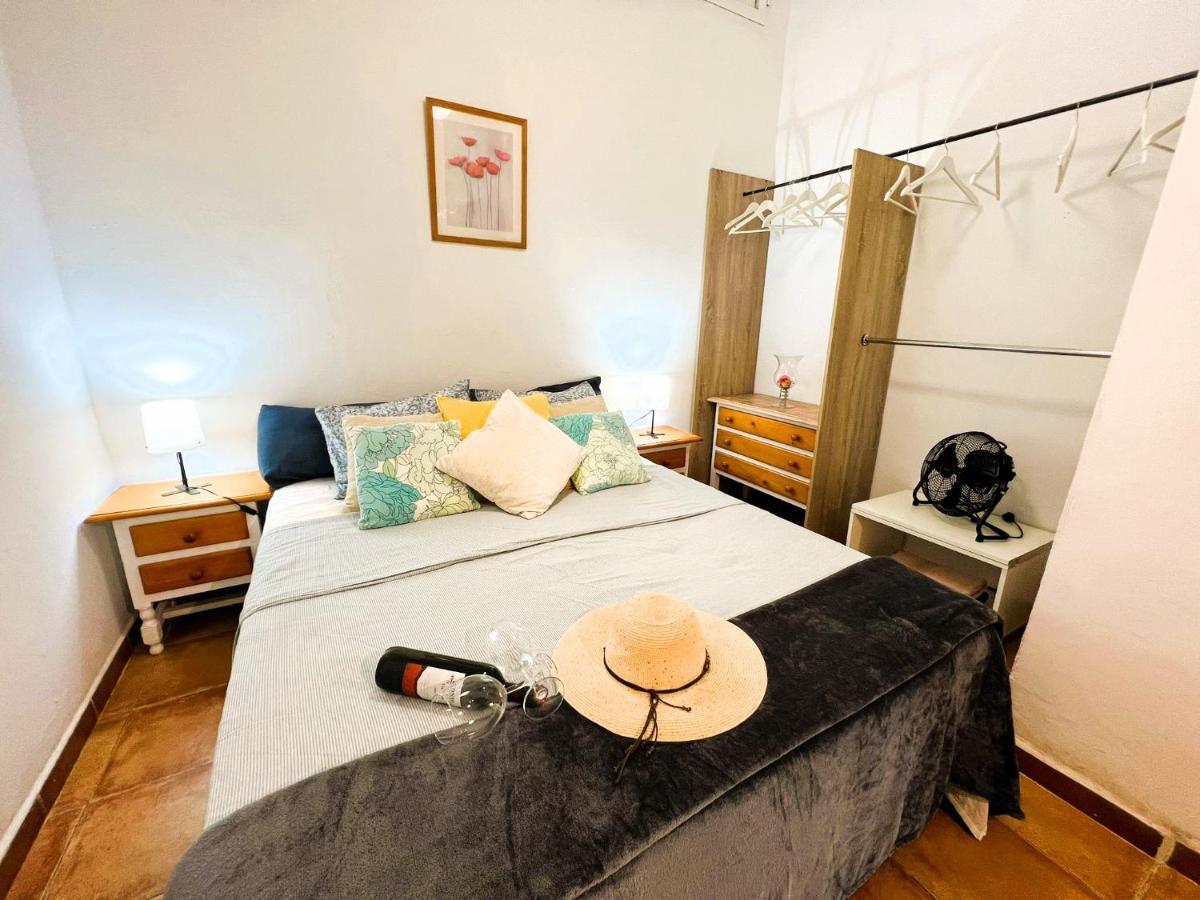 Alcamar Privada Con Areas De Sala, Cocina Y Bano Que Se Comparten Cerca Al Mar! *