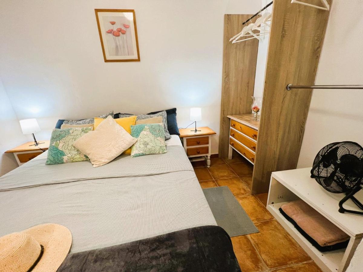 Alcamar Privada Con Areas De Sala, Cocina Y Bano Que Se Comparten Cerca Al Mar! * Alcalá la Real