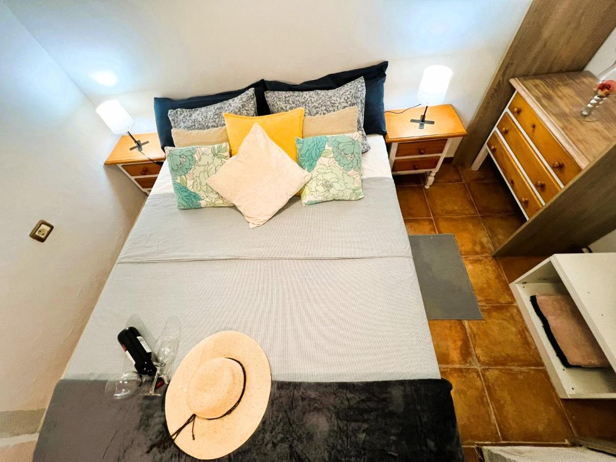 Alcamar Privada Con Areas De Sala, Cocina Y Bano Que Se Comparten Cerca Al Mar! Alcalá la Real