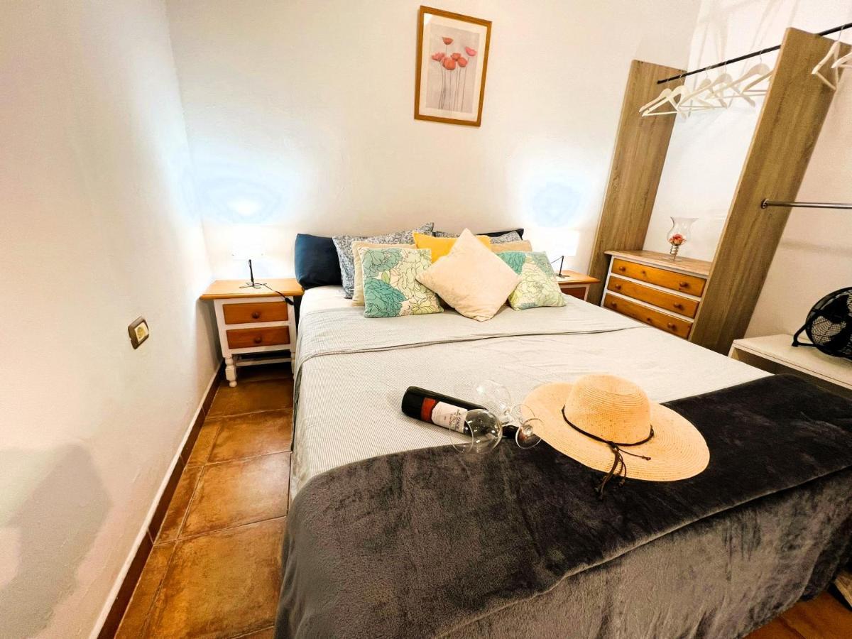 Alcamar Privada Con Areas De Sala, Cocina Y Bano Que Se Comparten Cerca Al Mar! *