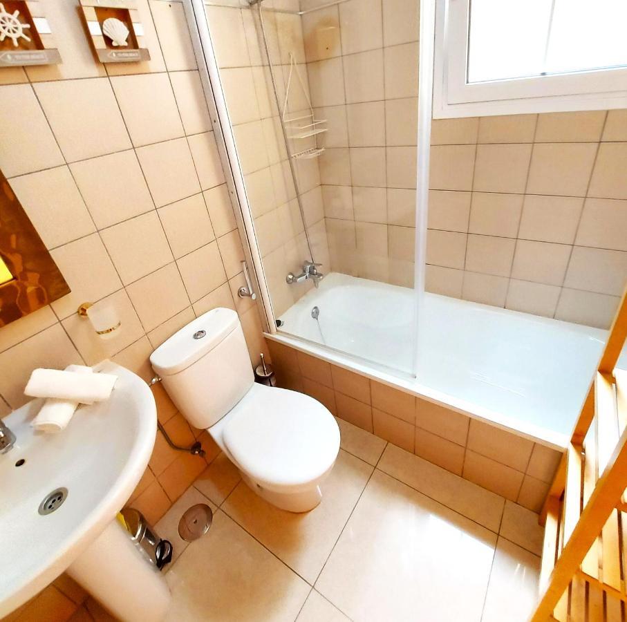 Small Apartment, Adeje House Wifi Free Hébergement de vacances