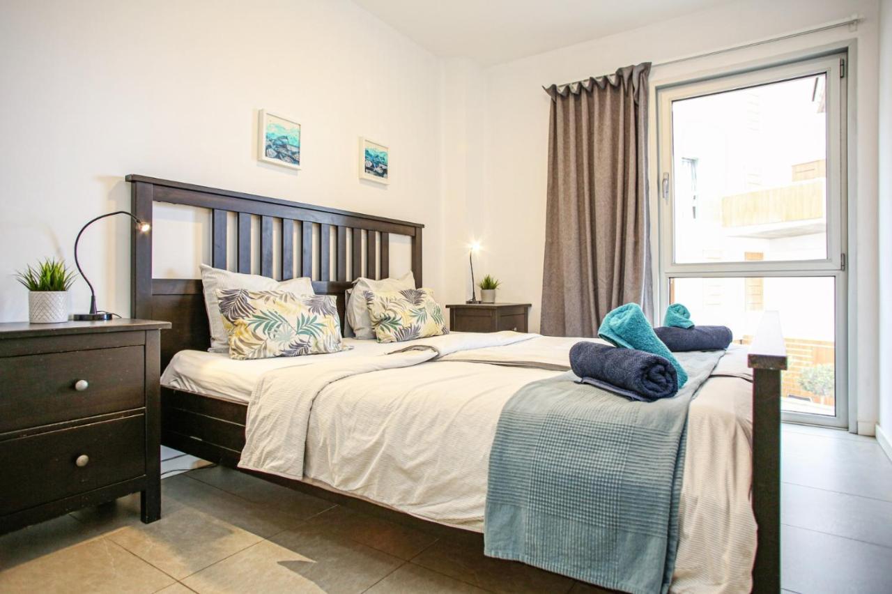 Sunny Duplex Martines *
