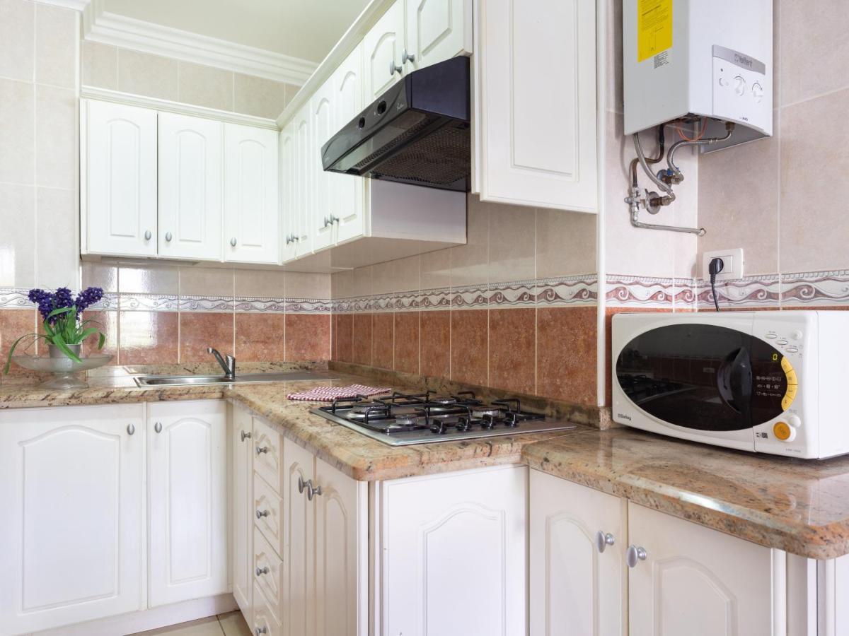 Live Cristianos Playeros Close To The Apartamento Arona (Tenerife)