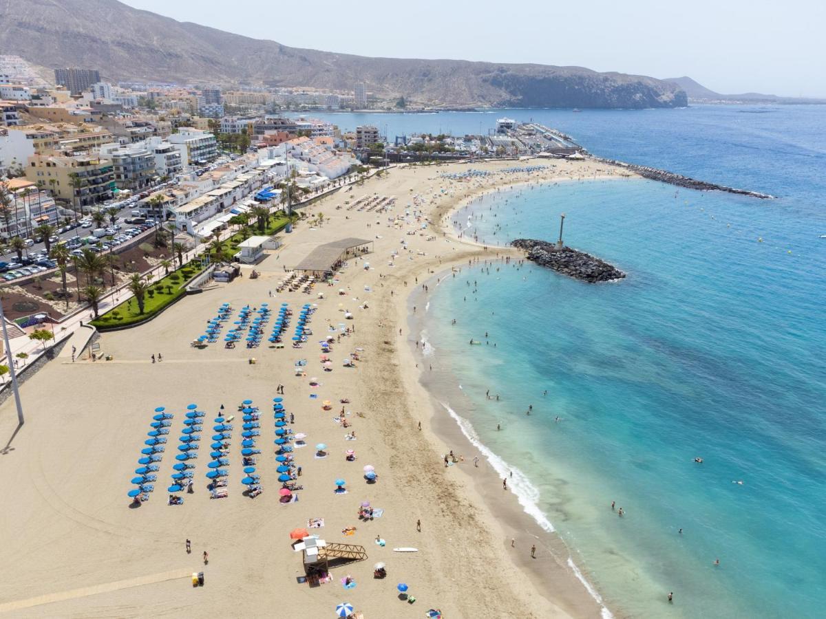 Live Cristianos Playeros Close To The *