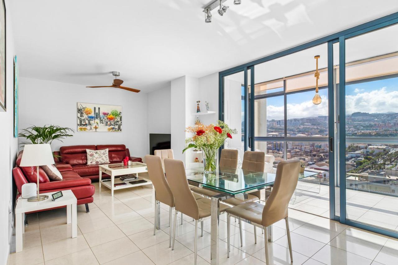 Luxury Flat In Skyscraper Apartment