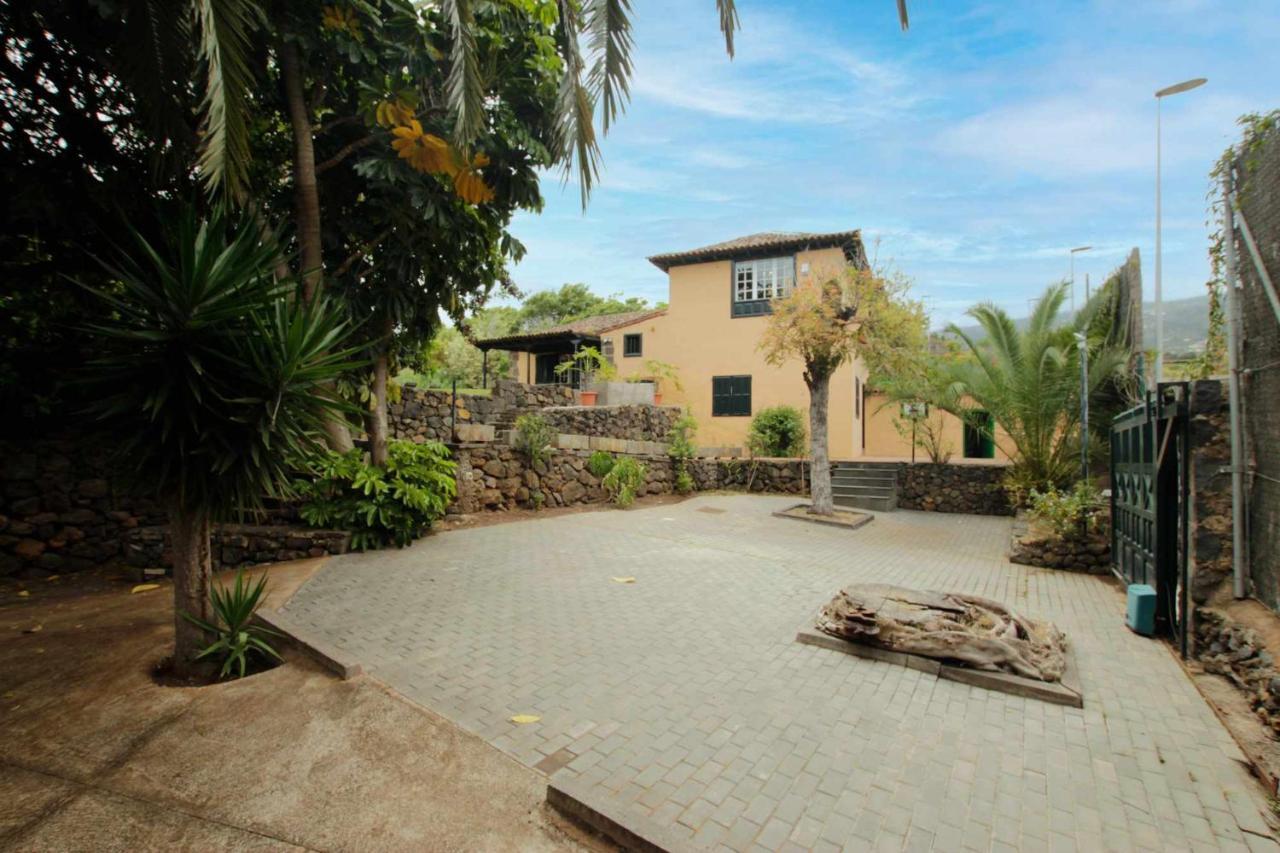 Casa Privada Con Piscinajacuzzi En Сasa de vacaciones *