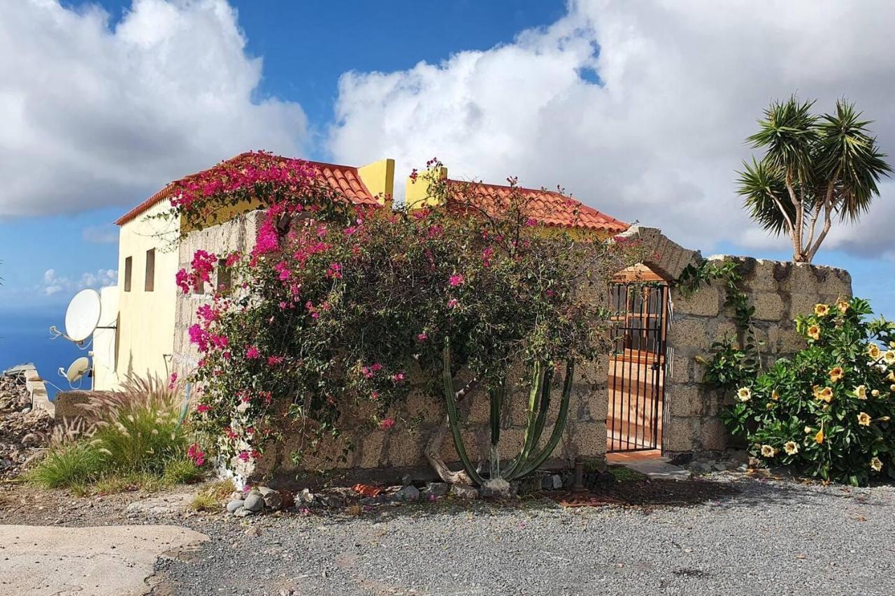 Impeccable 2-bed House In Guía de Isora