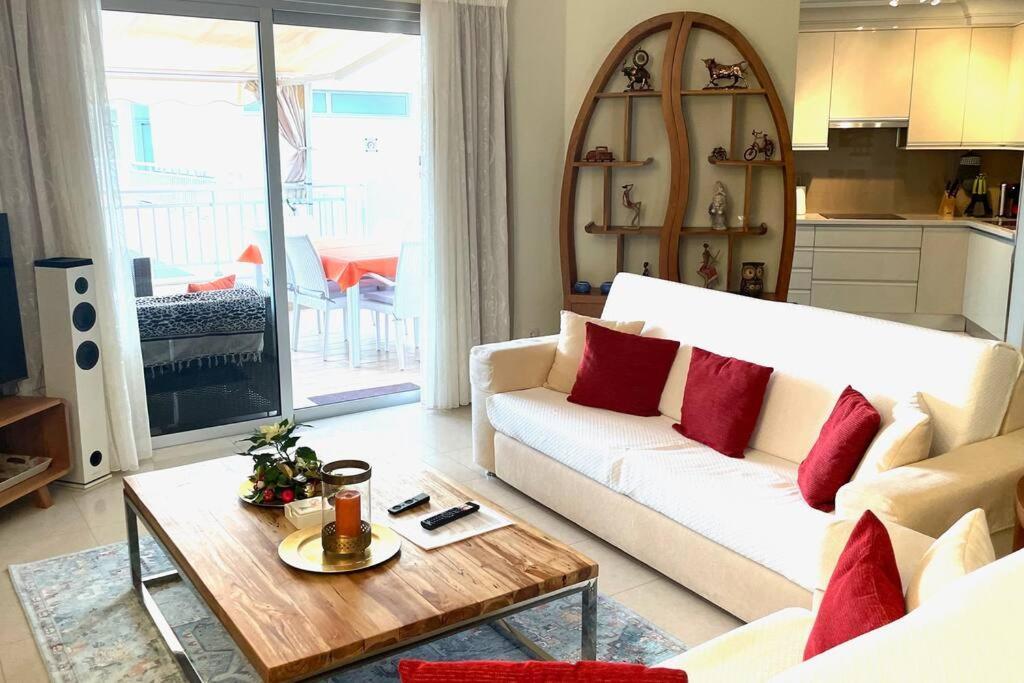 Luxurioese Duplex In Sehr Ruhiger Wohnanlage Mit Meerblick Apartamento Palm-mar