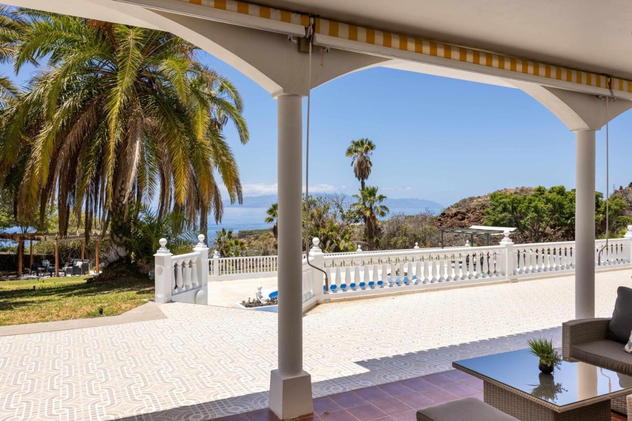 Flores Villa
