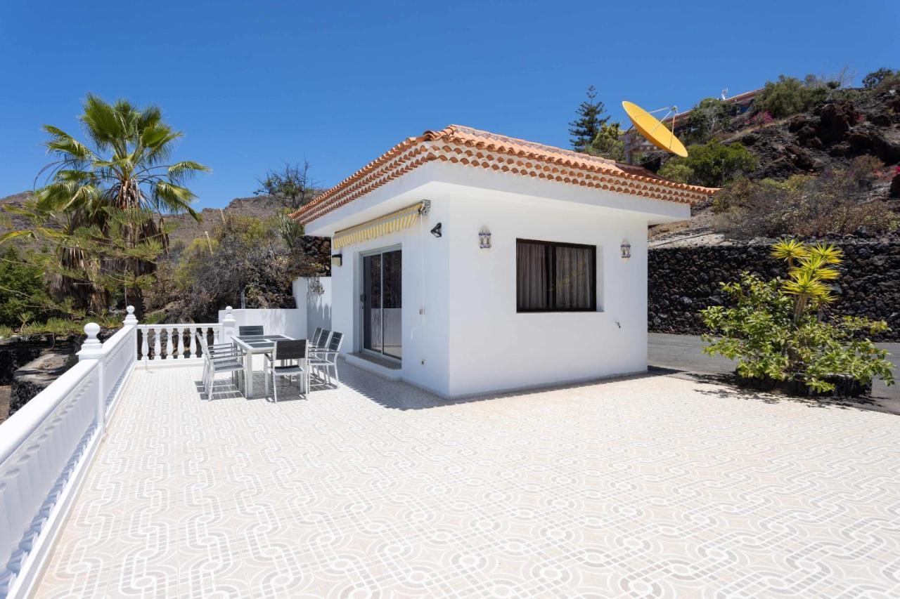 Flores Villa *