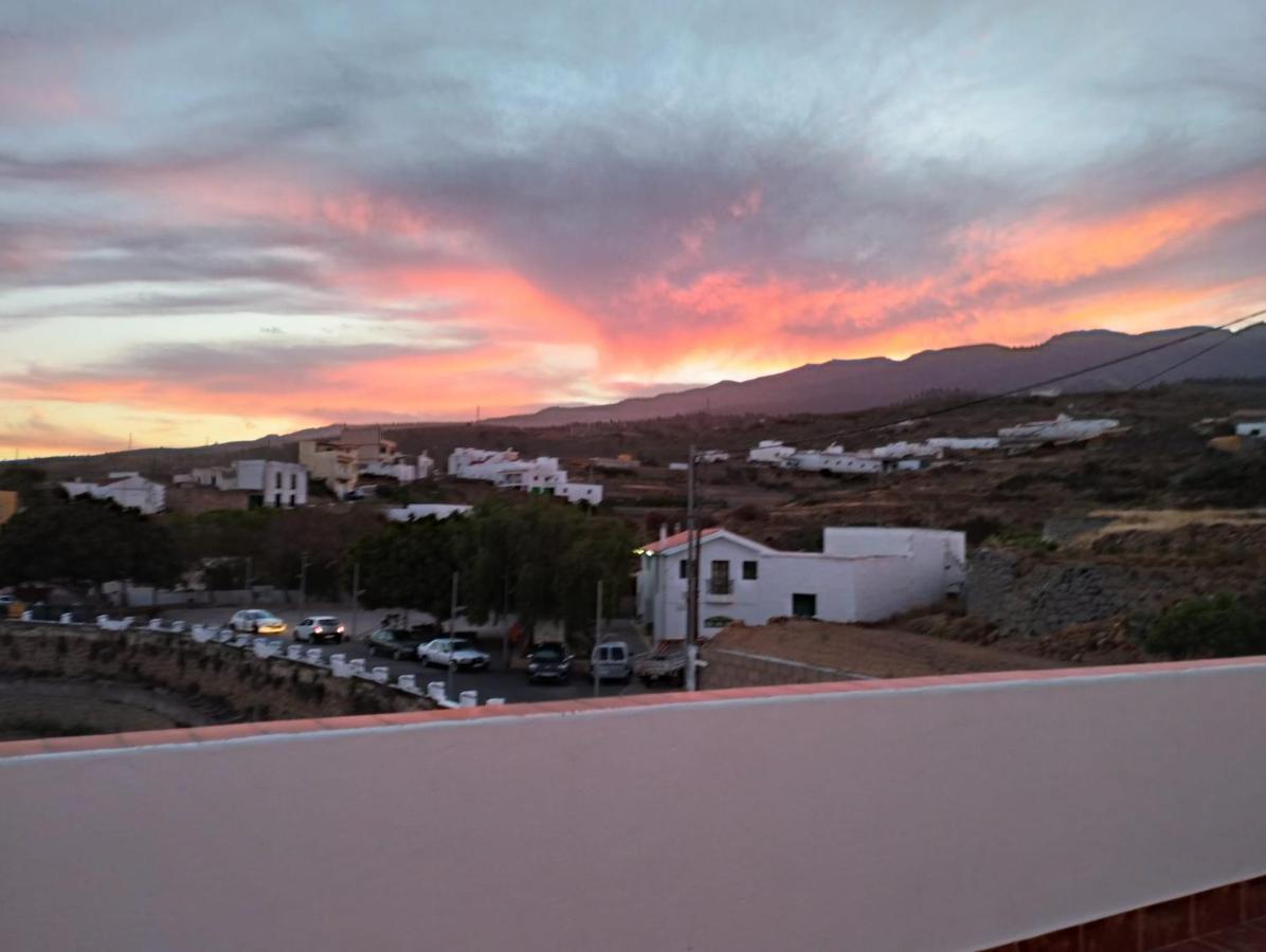 Casa Abona, Precioso Atico Con Wifi Gratis Y Vistas Increibles Al Mar Y La Montana