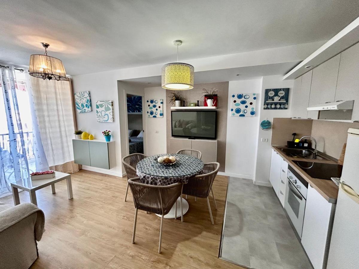 Delicious Cristianos,2bdr 2bathr Beachclose Apartment