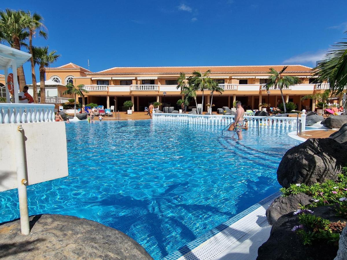 Exclusive Penthouse Playa Vistas 4 Close To The Sea And Beach, Aircondition For A Fee, Wifi, Terrace, Heated Pool Appartement Playa de las Américas