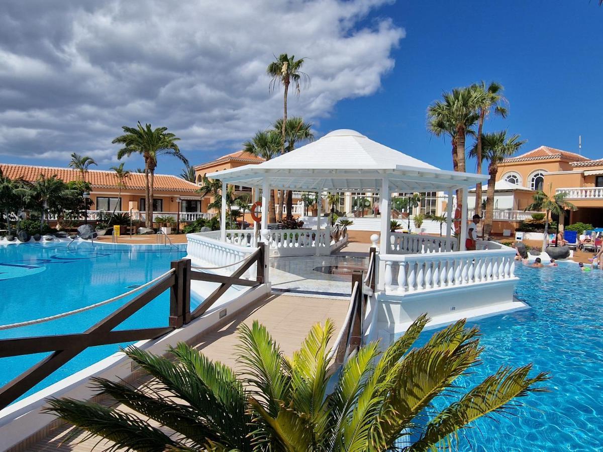 Exclusive Penthouse Playa Vistas 4 Close To The Sea And Beach, Aircondition For A Fee, Wifi, Terrace, Heated Pool * Playa de las Américas