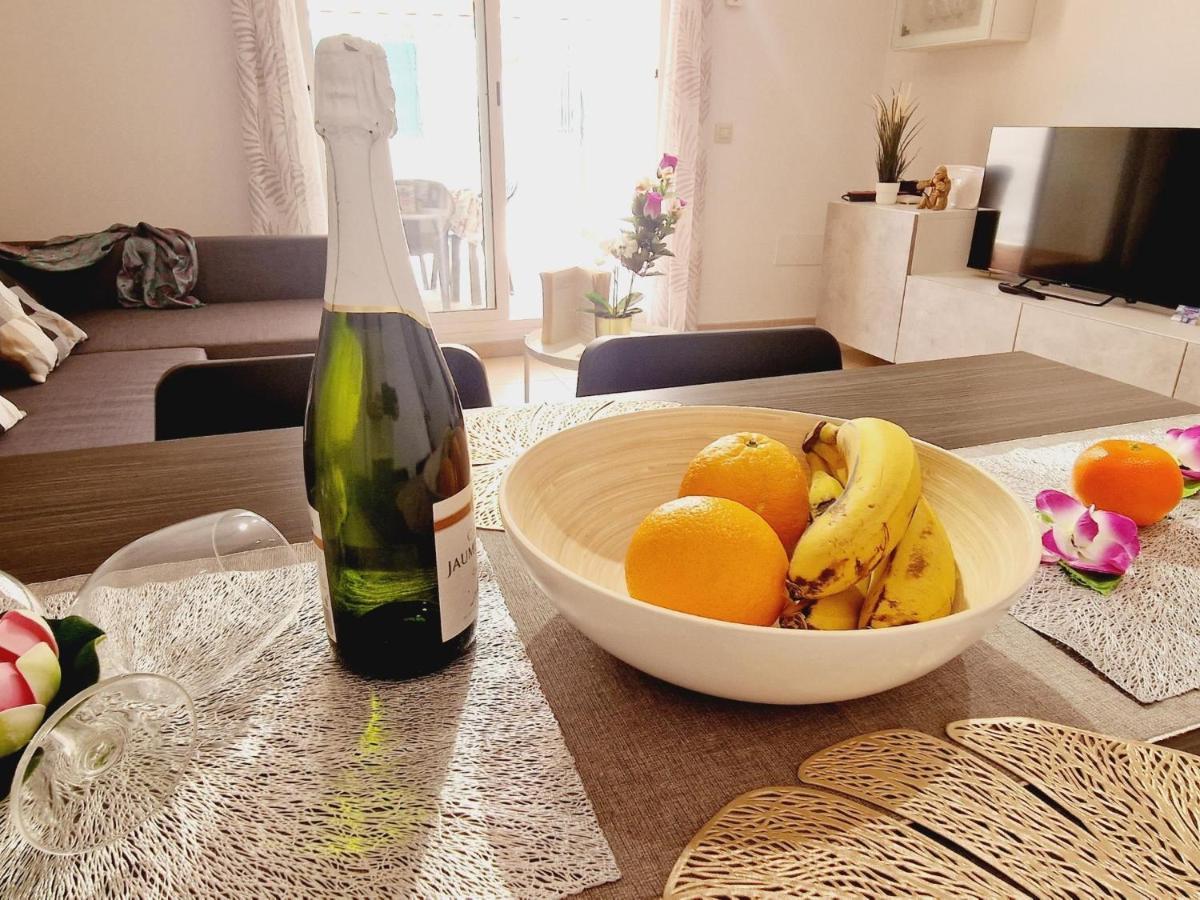 Precious 3 Bedroom, Oasis De Fanabe Wifi Free Hébergement de vacances