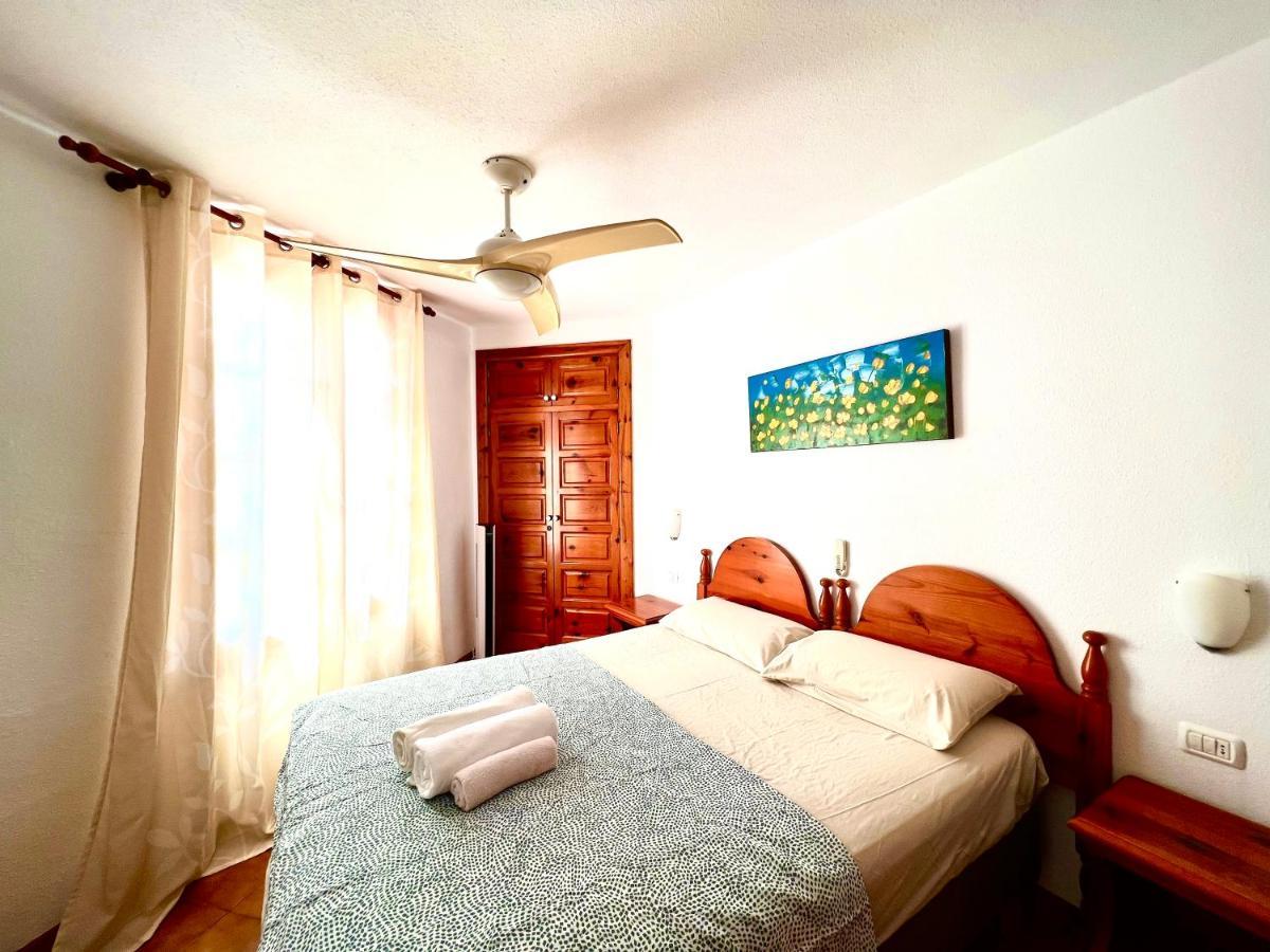 Apartment Villas And In A Popular Complex *
