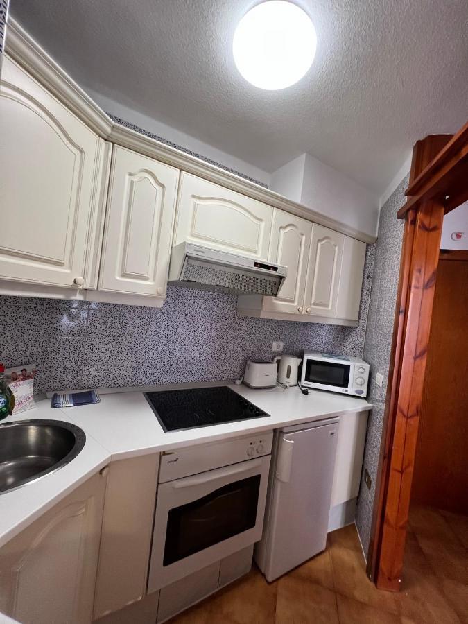 Villas And In A Popular Complex Apartment