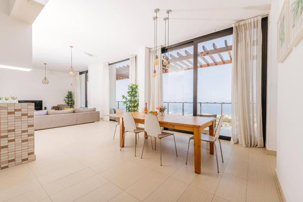 Villa Sunset White - Ocean View, Jakuzzi, Heated Pool, Air-conditioning, Grill *