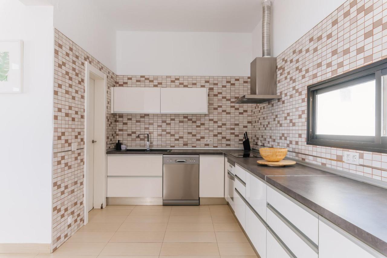 Villa Sunset White - Ocean View, Jakuzzi, Heated Pool, Air-conditioning, Grill *