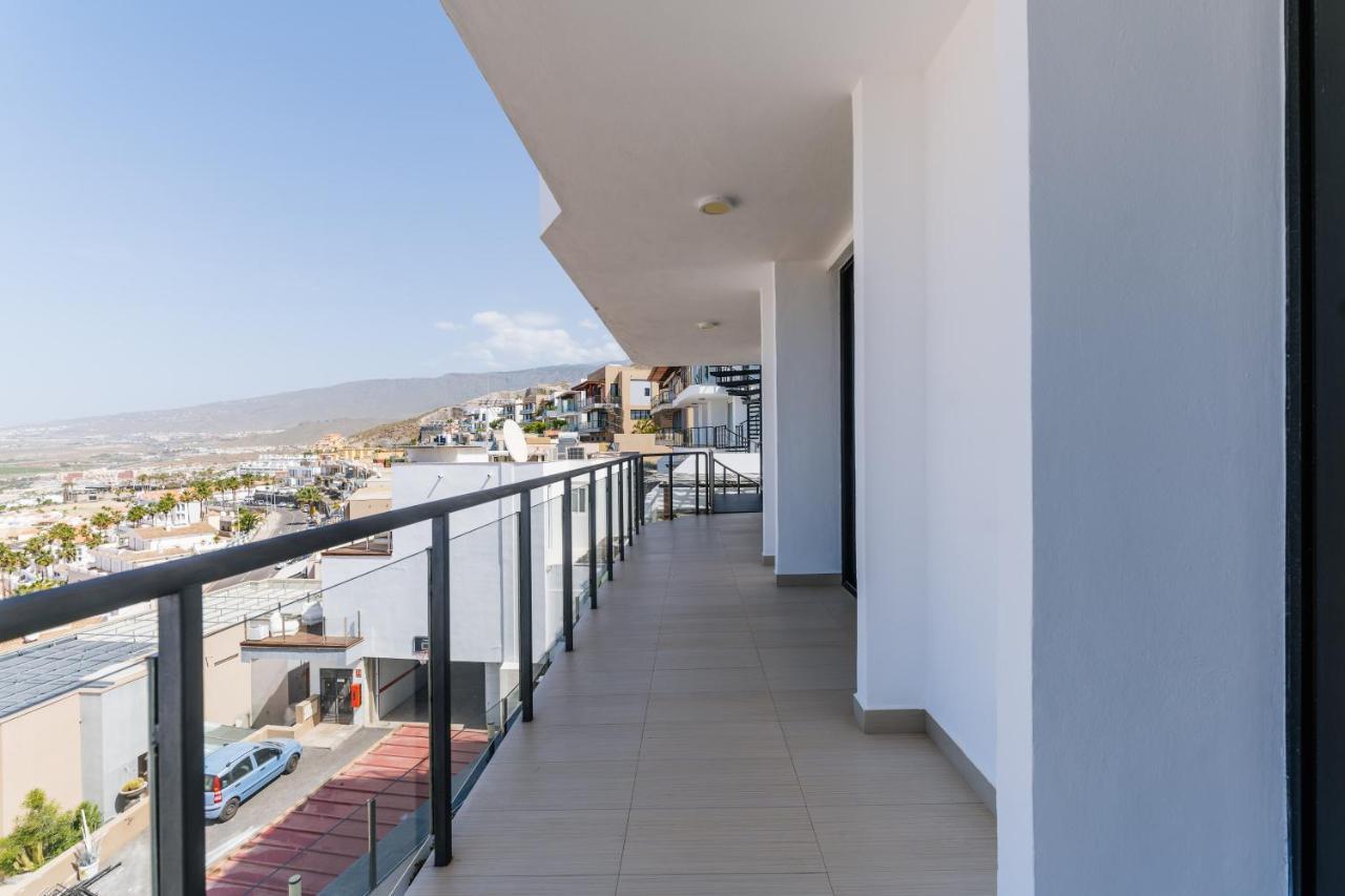 Sunset White - Ocean View, Jakuzzi, Heated Pool, Air-conditioning, Grill Villa Playa de las Americas (Tenerife)