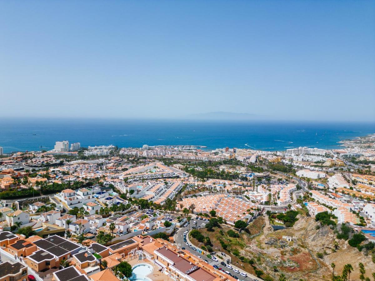 Sunset White - Ocean View, Jakuzzi, Heated Pool, Air-conditioning, Grill Villa Playa de las Americas (Tenerife)