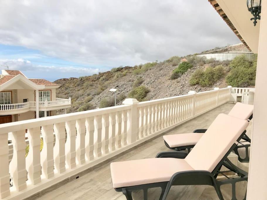 Villa Vista Bella In Ruhiger Villengegend Mit Meerblick Costa Adeje (Tenerife)