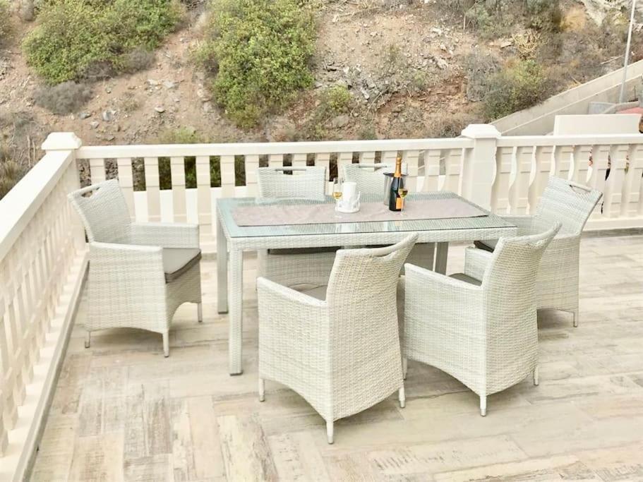 Villa Vista Bella In Ruhiger Villengegend Mit Meerblick Costa Adeje (Tenerife)