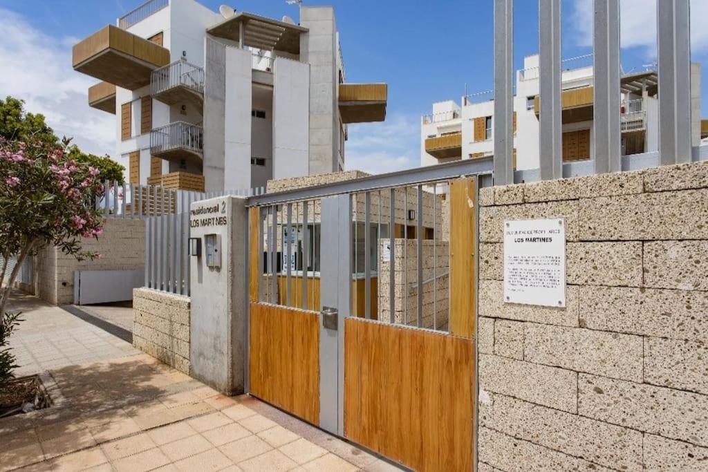 Beachfront Triplex Penthouse With Pool, Rooftop, Sea View Apartamento El Médano